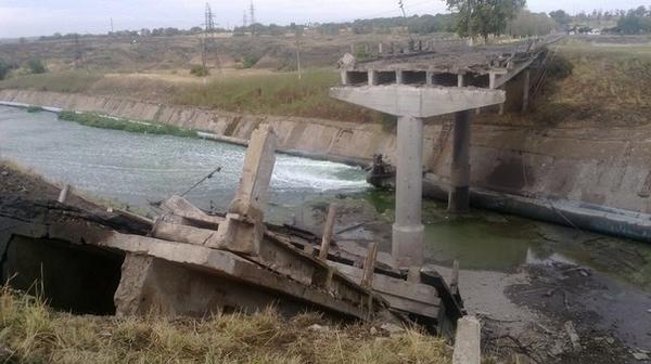 Destroyed bridge in Pavlopol