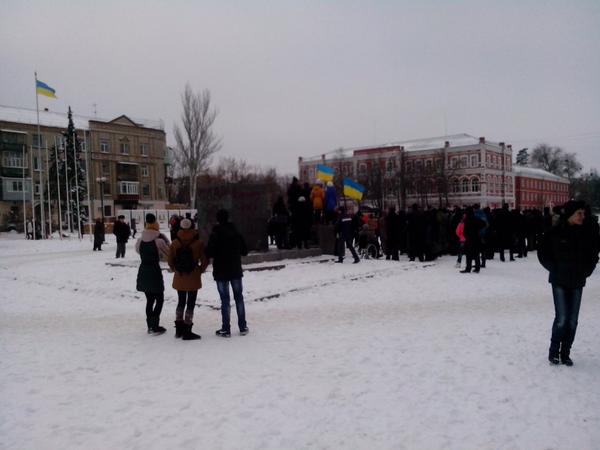 Novomoskovsk, Dnipropetrovsk region toppled statue of Lenin.