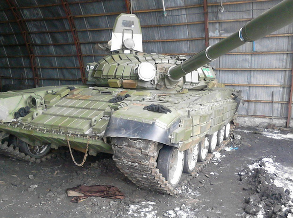 T-72B1 main battle tanks at a #Russian army base in #Krasnyi Luch