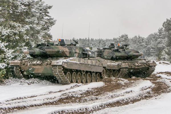 #Polish #Leopard 2A5 #MBT/s winter exercises