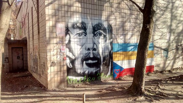 New mural in Kyiv - in support for renaming Lepse blvd to Vaclav Havel blvd