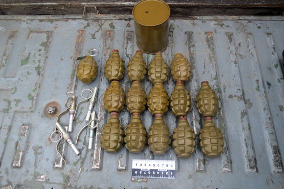 At bus station Kurakhovo Police detained man with 15 grenades in the bag 