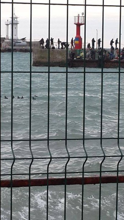 Someone painted Ukrainian flag in Yalta