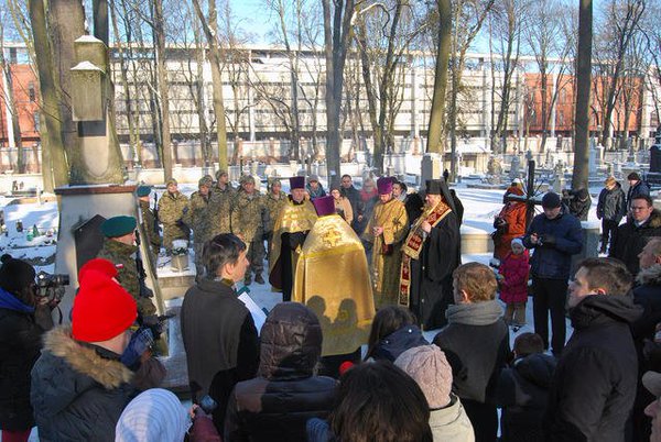 Военнослужащие из Литовско-Польско-Украинской бригады возложили цветы памятнику борцам УНР