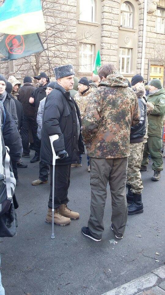 Учасники АТО під Адміністрацією президента вимагають передати справу за Иловайску в суд