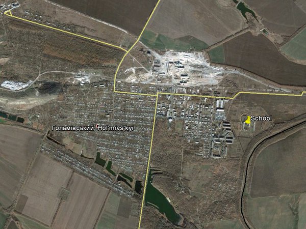 Hol'mivs'kyi. Yet another school-human shield for Russian militants. Just like in Zaitseve. 