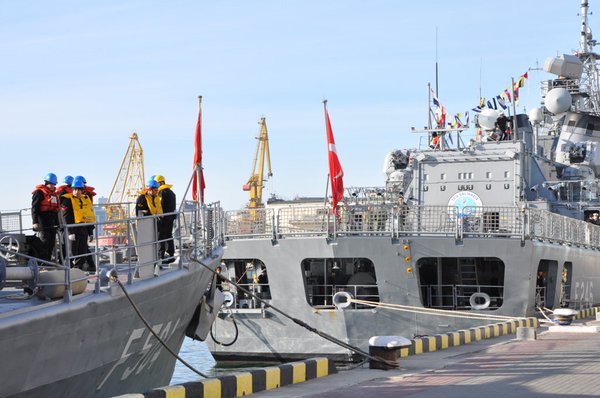Turkish Navy TCG «Salihreis» and TCG «Bartin» in Odessa  