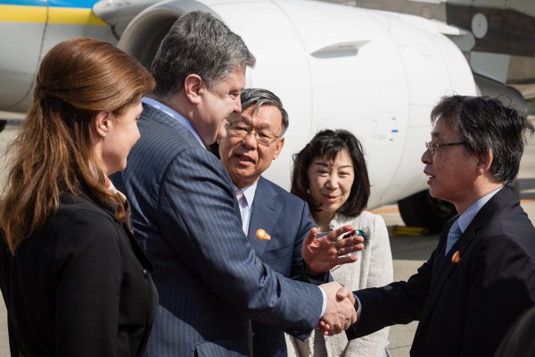 Poroshenko began his official visit to Japan 