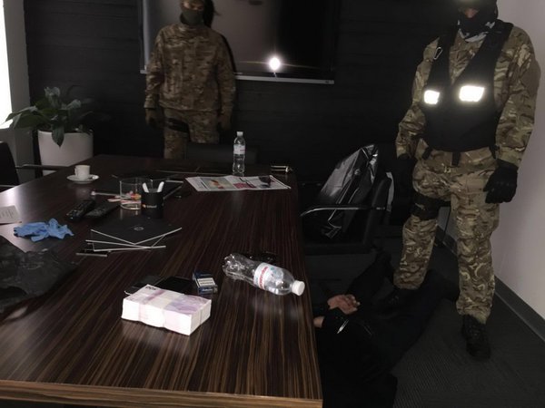 SBU detained head of one of districts of Kyiv region for 1 million euro bribe 