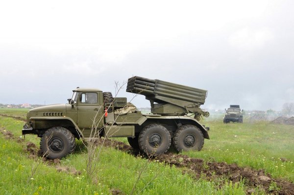 Drills: Ukrainian rocket artillery  firing at water surface targets 