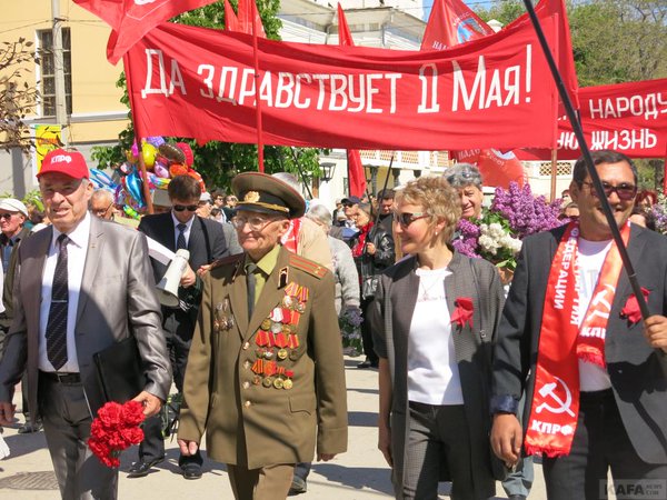 Stalin portrait at 1st May March in Occupied Feodosia