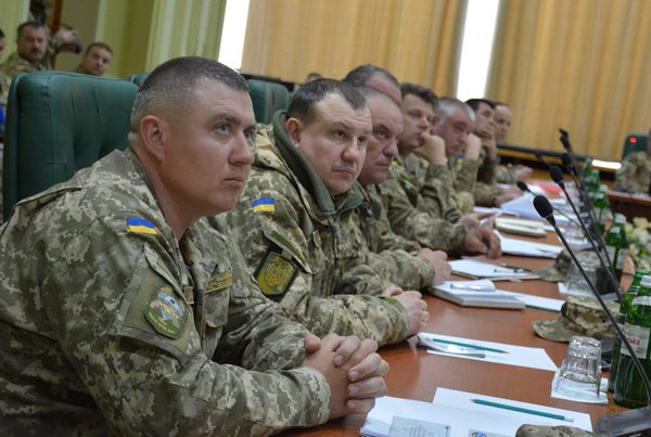Head of Ukrainian Gen. Staff Muzhenko met with NATO instructors