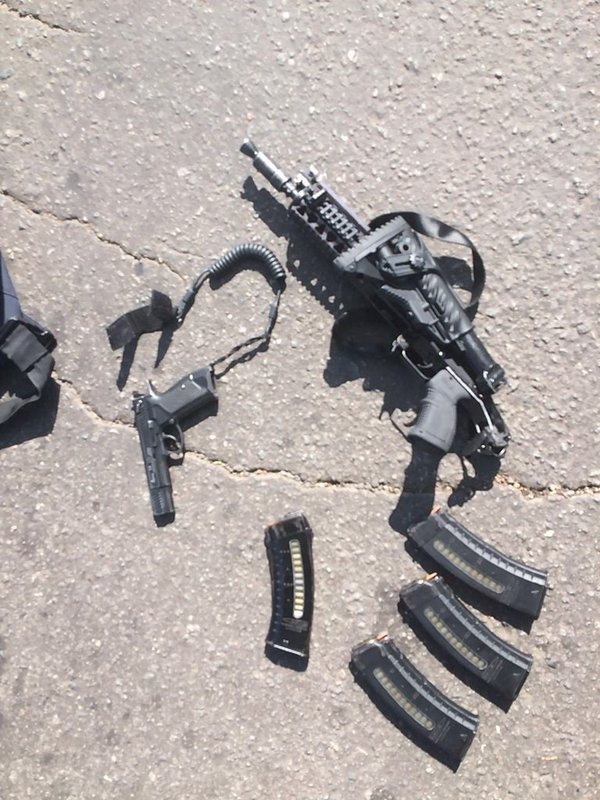 .@ServiceSsu seized illegal weapons arsenal in Mariupol policemen