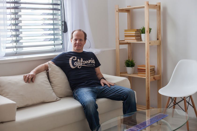 Ukrainian developer has created blinds to provide the apartment with electricity 