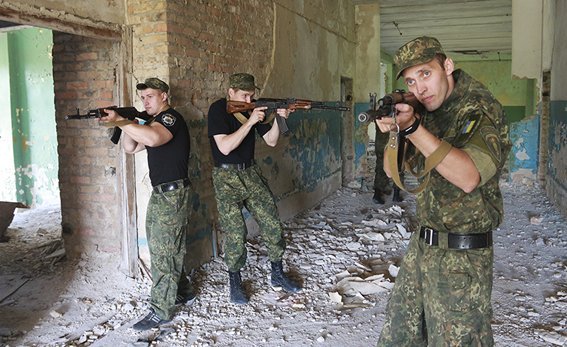 ATO spox: Mariupol police learned how to neutralize terrorists who seized “governmental” building  