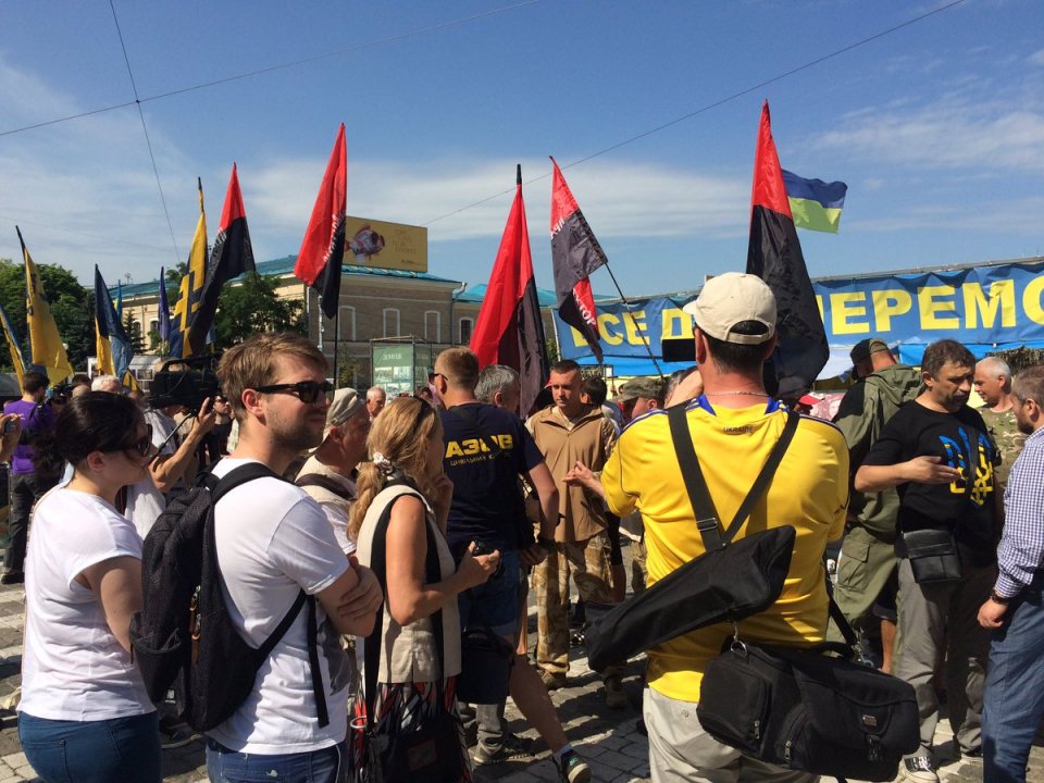 Volunteer battalions are on rally near Kharkiv region council
