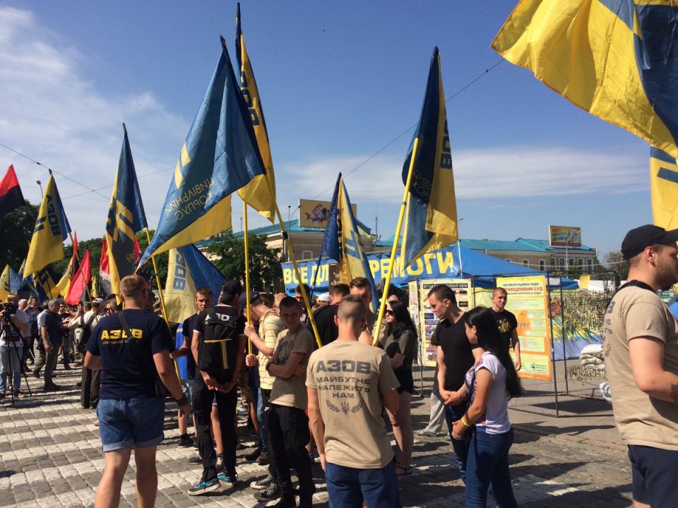 Volunteer battalions are on rally near Kharkiv region council
