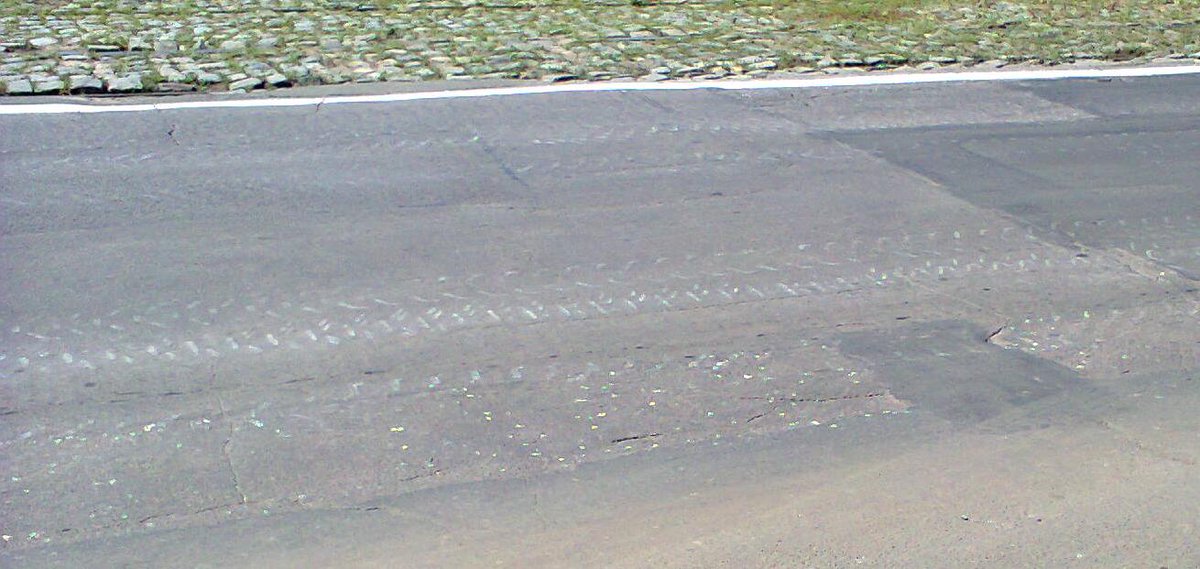 Donetsk: trails of heavy military vehicles reported across the city