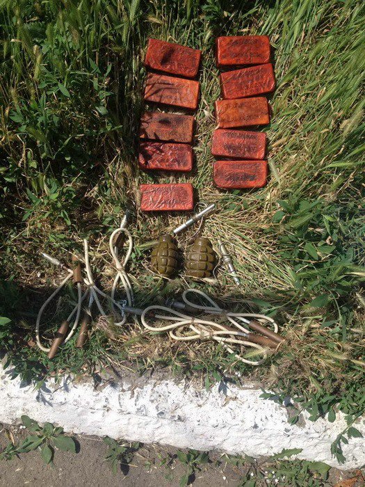 Col. Andriy Lysenko: During previous weeks, SBU found 112 land mines  and  dozens of grenades in the ATO area  