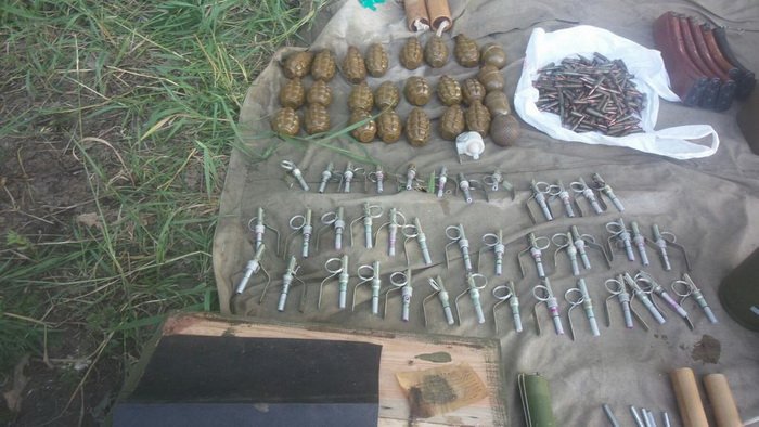 .@ServiceSsu discovered arms and ammo cache near Kharkiv 
