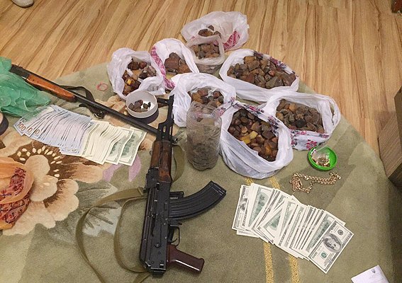 During the searches in the Rivne region was found a currency, weapons, and 1.5 tons of amber