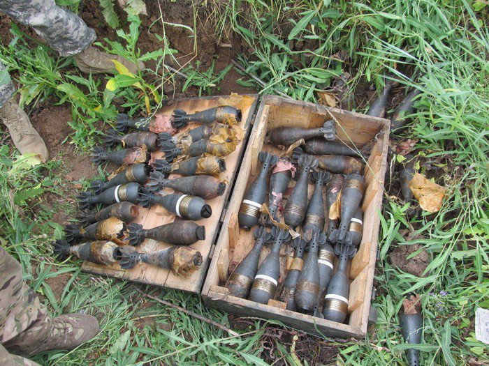 ATO spox: SBU uncovered a large arms cache in Maryinka area: artillery projectiles, mines, explosives  