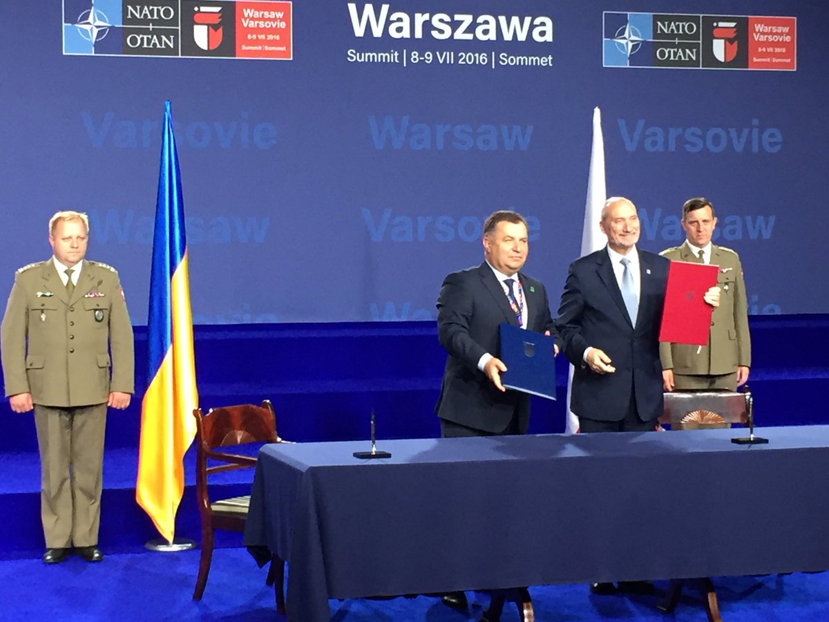 At #NATOsummit between #Ukr and #Pol signed the Protocol on military-technical cooperation 