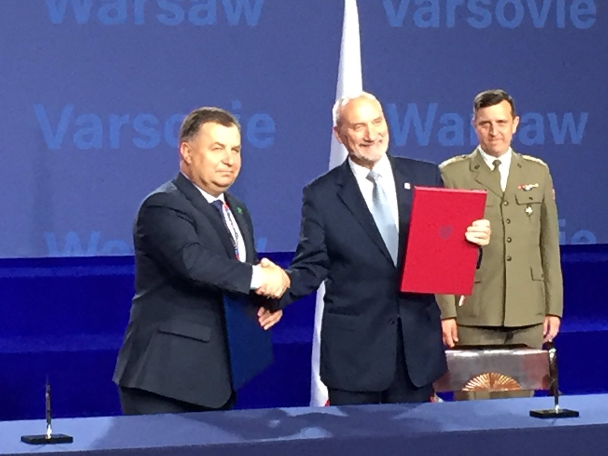 At #NATOsummit between #Ukr and #Pol signed the Protocol on military-technical cooperation 