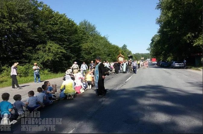 Heute setzt Moskau Kirche Prozession von West Schepetiwka ein