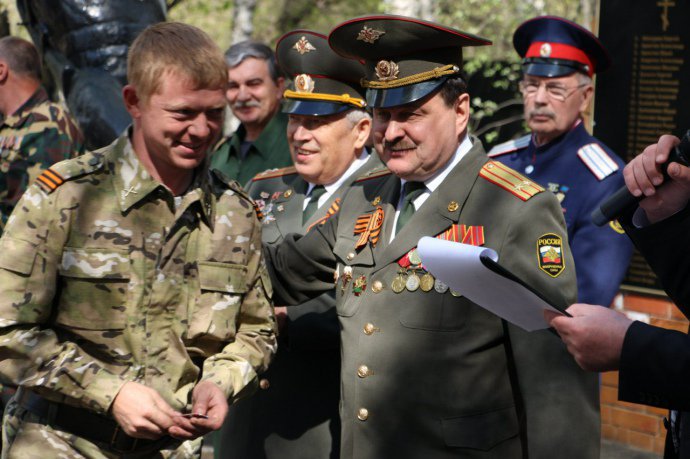 Perm': Russian army officers awarded Donbas militants 