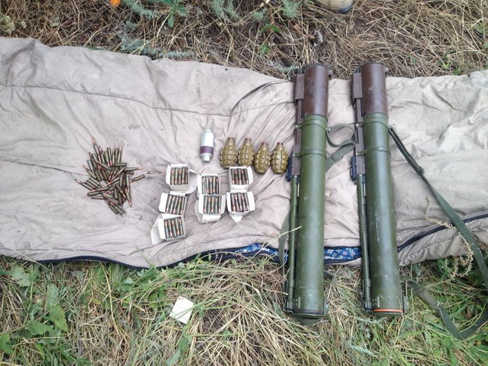 In the area of Marinka SBU found a cache with ammunition 