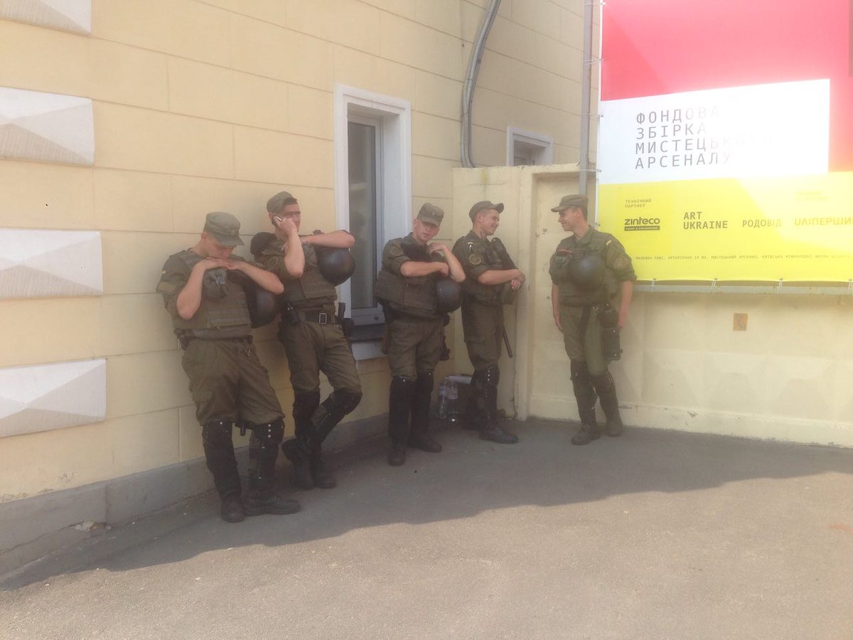 Security measures are strengthened near the Kiev-Pechersk Lavra. Police standing along the perimeter