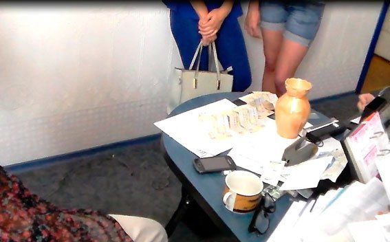 Police detained a group of corrupt officials in the Kharkiv region