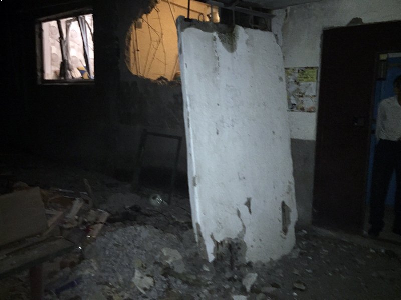 Yasinuvata: 103 block, houses damaged  by shelling late night 31/07 