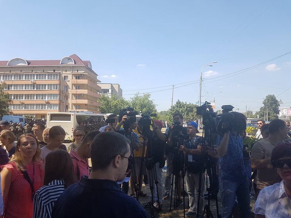 Rally near Obolon' district court of Kyiv in case of Tornado fighters
