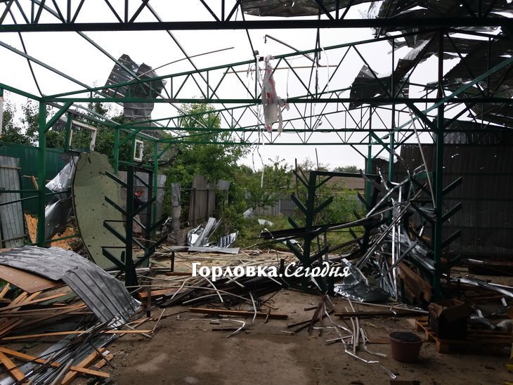 Damaged school in Horlivka in night shelling
