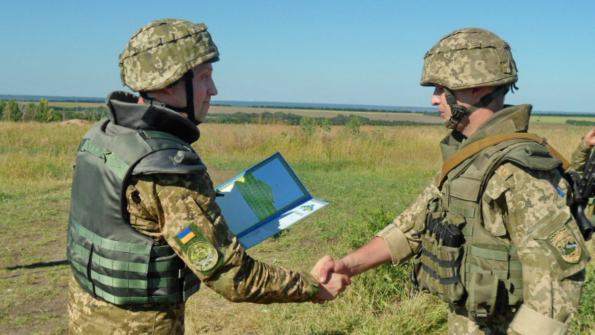 ATO spox: Yesterday, in ATO area in Luhansk sector, 80 UA servicemen were awarded medals for outstanding mil service  