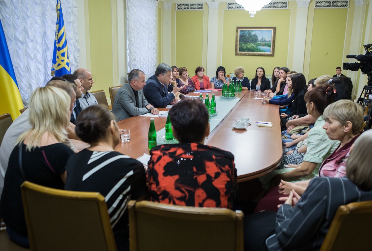 President met with Ukrainian families whose relatives are held hostage by Russia-backed militants  