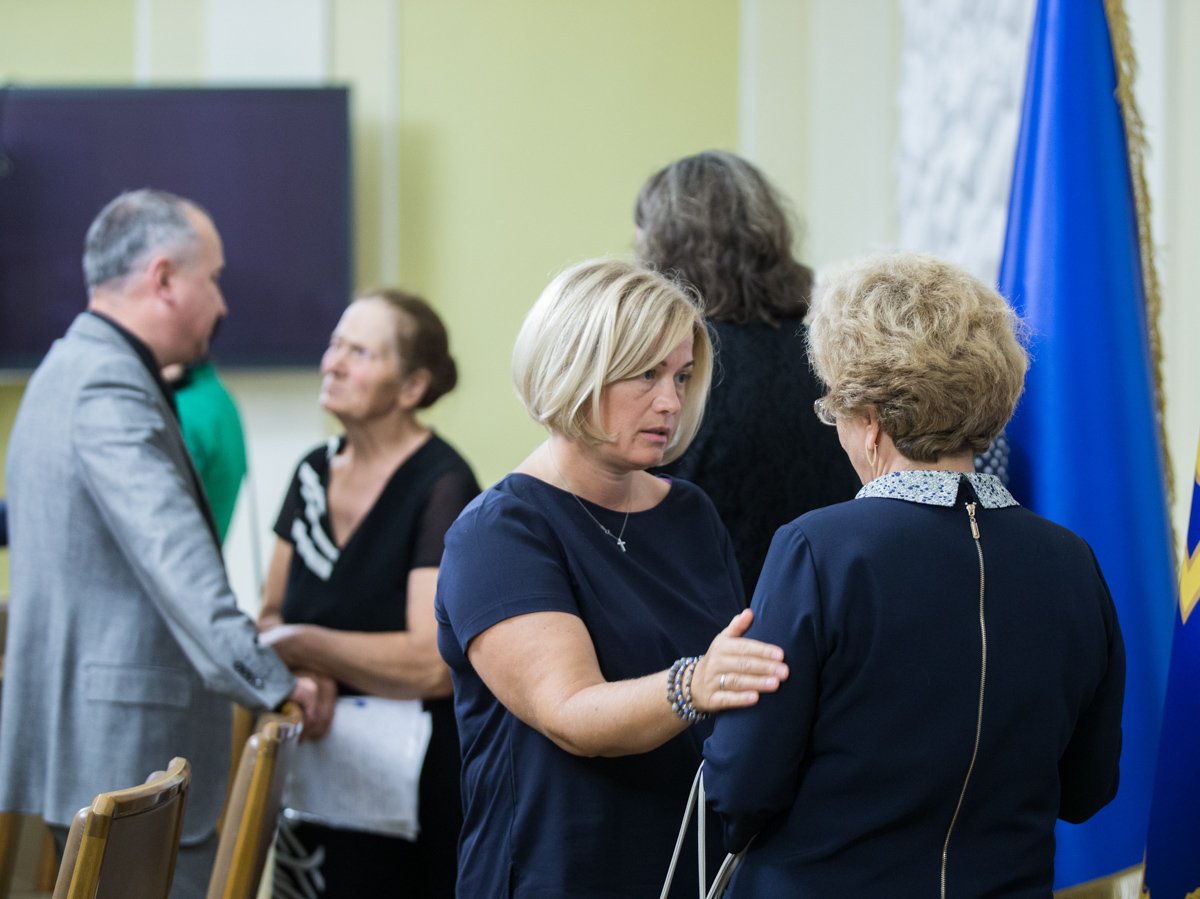 President met with Ukrainian families whose relatives are held hostage by Russia-backed militants  