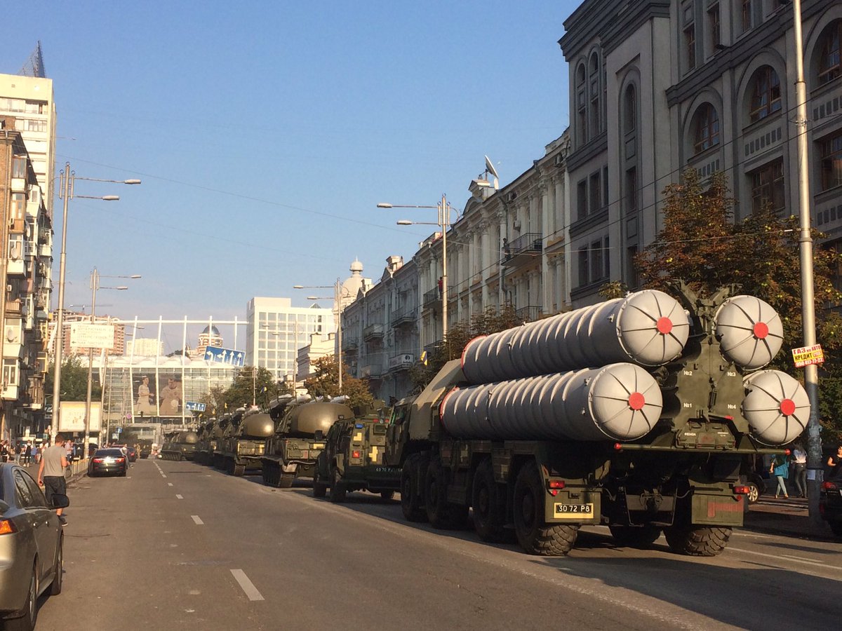 Ukrainian Independence day parade rehearsal: S-300 and other military vehicles