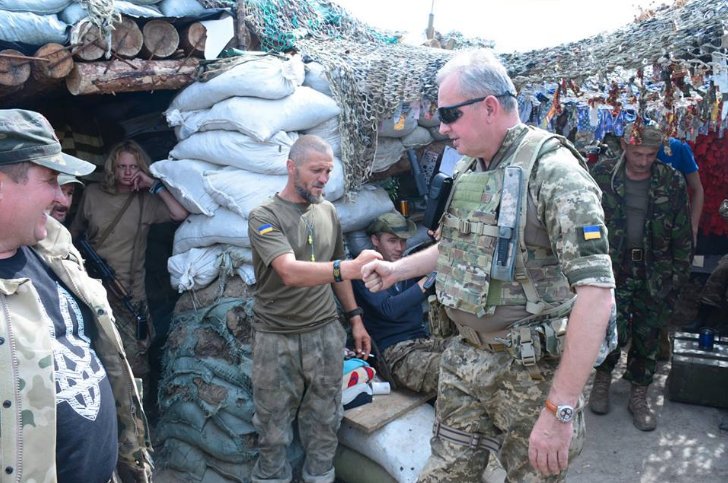 Viktor Muzhenko, Chief of General Staff of Armed Forces of Ukr visits frontline troops today  