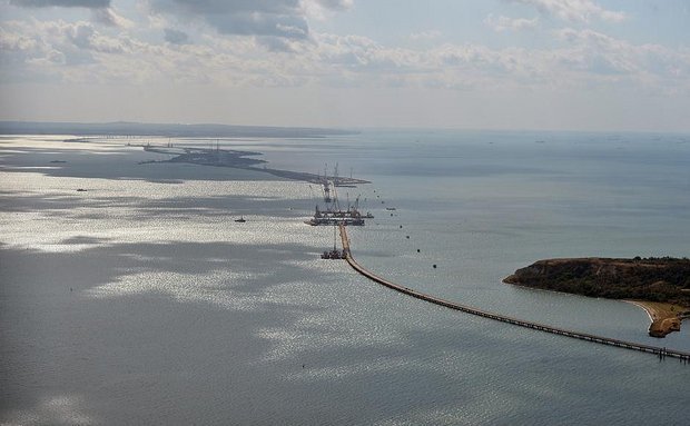 The Kremlin has shown new photos of the construction of a bridge in the strait