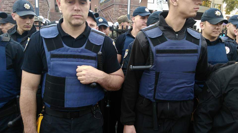 Police without badges at court on activists today, several protesters arrested