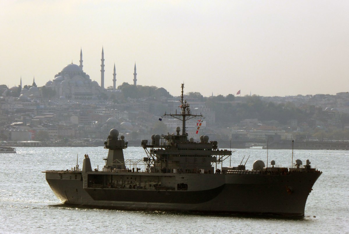 US Navy's Blue Ridge class commandship USS Mount Whitney LCC20 northbound on the Bosphorus @ 16:15 (GMT +3) and  Turkish Navy TCG Barbaros F244  