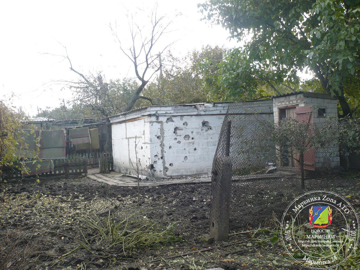 Maryinka: Damage after shelling on Chapaeva street 14