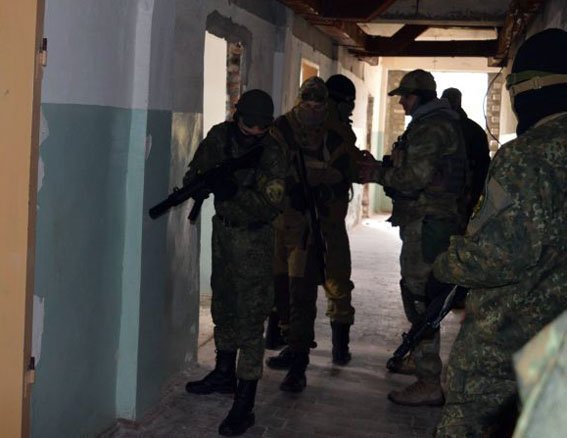 ATO spox: In Druzhkivka, special unit of Donetsk police “Typhoon” performed practical training in combating terrorist threat  