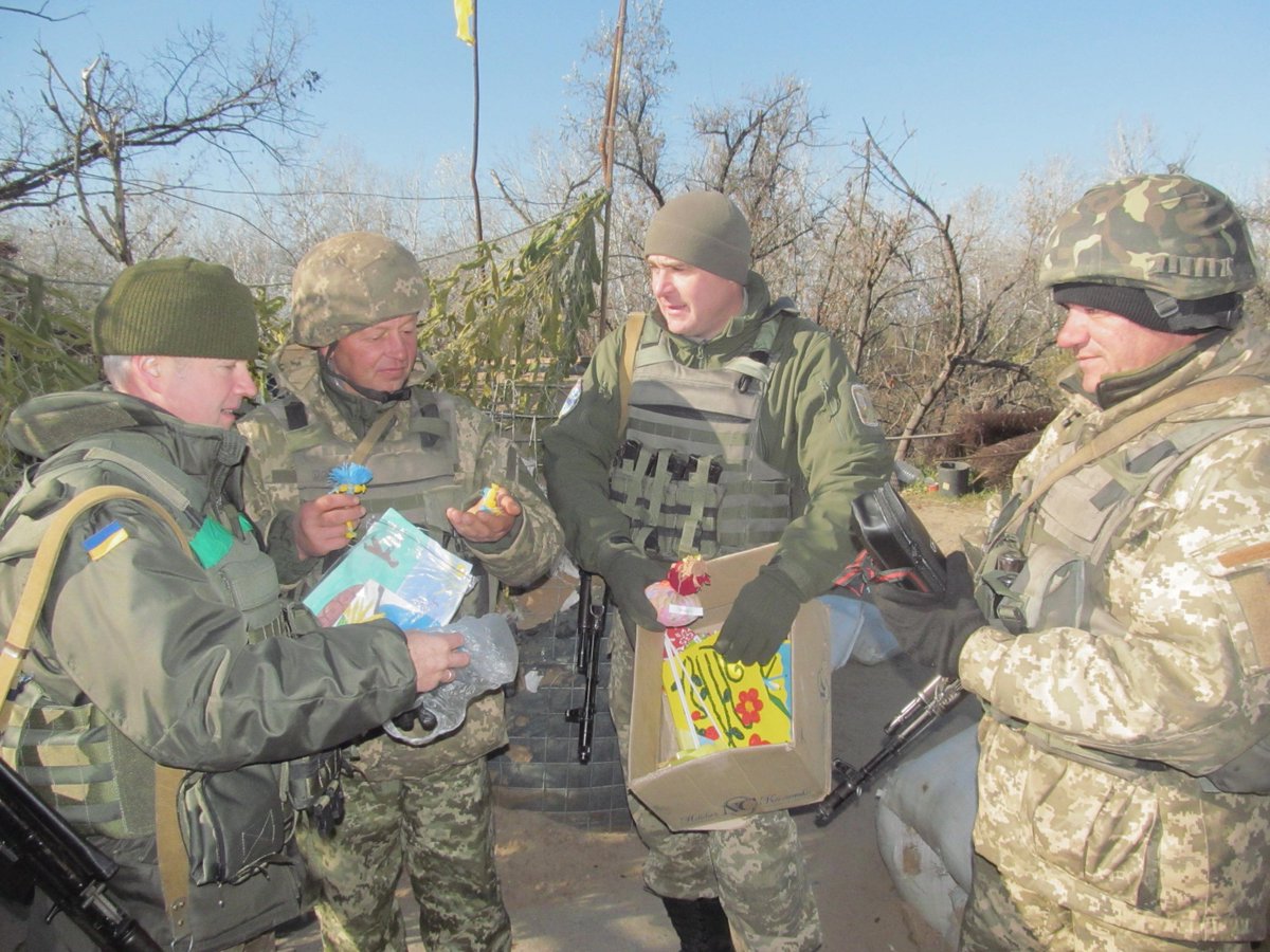 ATO spokesperson: CIMIC officers delivered volunteers` aid to Stanytsia Luhanska defenders – UA servicemen  