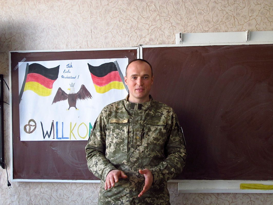 Col. Andriy Lysenko: In Soledar, UA servicemen gave a lesson of German language to local children  