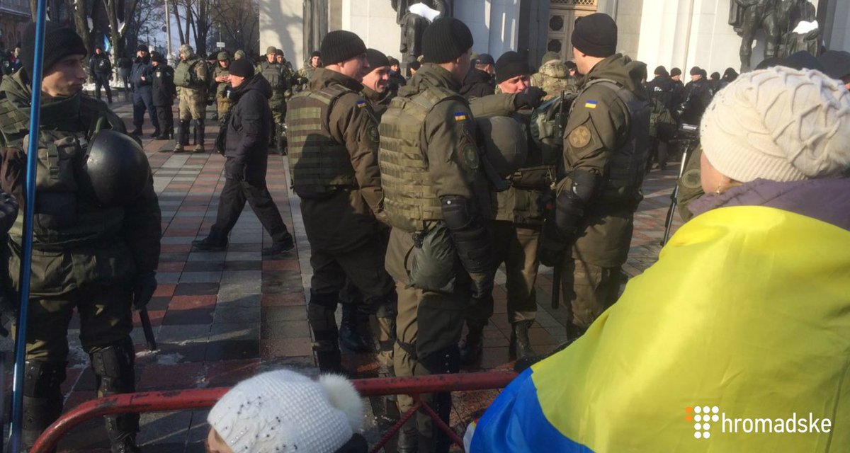 Kyiv: 6 thousands protesters, 5 thousands policemen