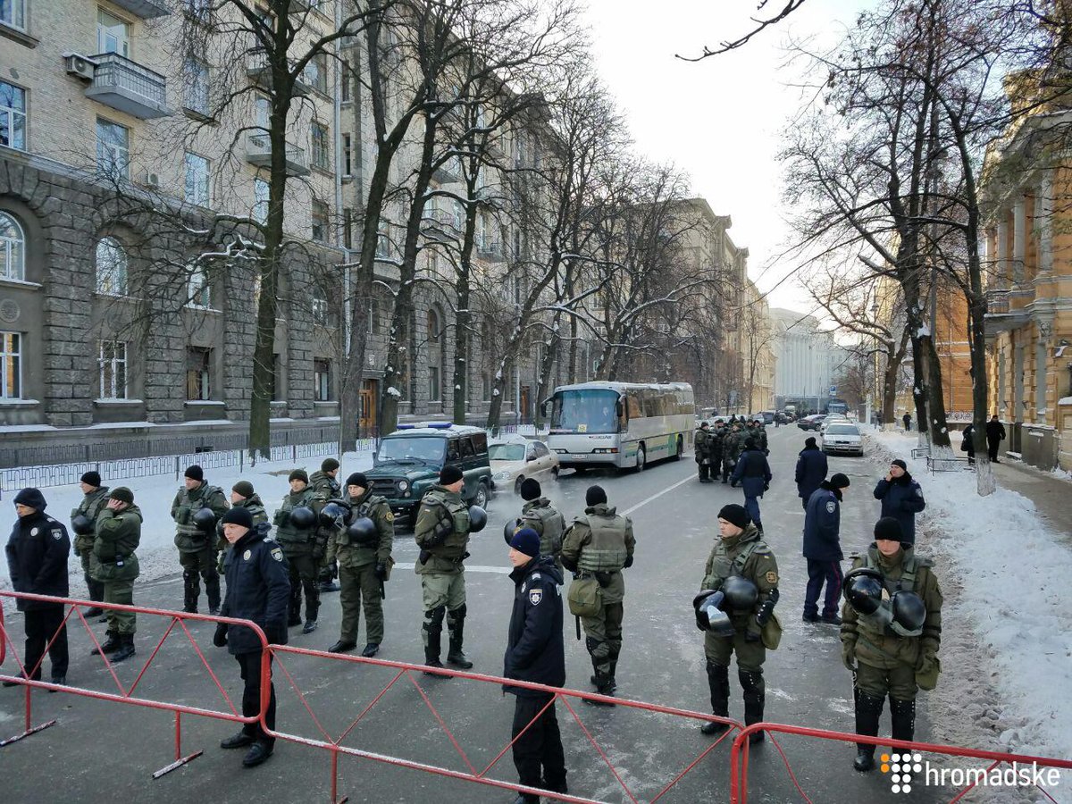 Kyiv: 6 thousands protesters, 5 thousands policemen